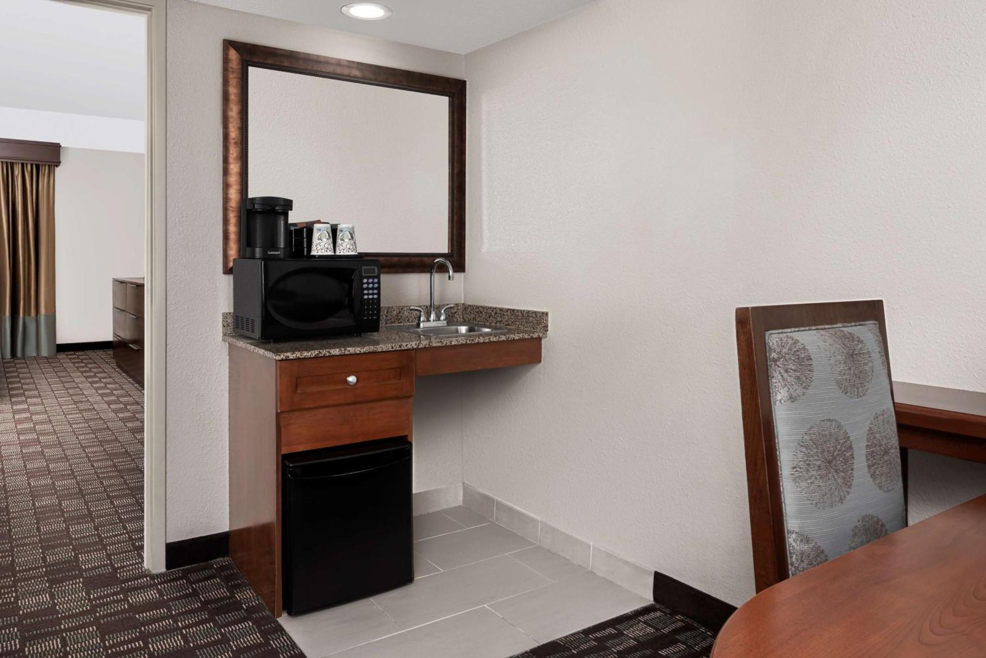 เอมบาสซีสวีท แนชวิลล์ แอร์พอร์ตโฮเต็ล Hotel ภายนอก รูปภาพ